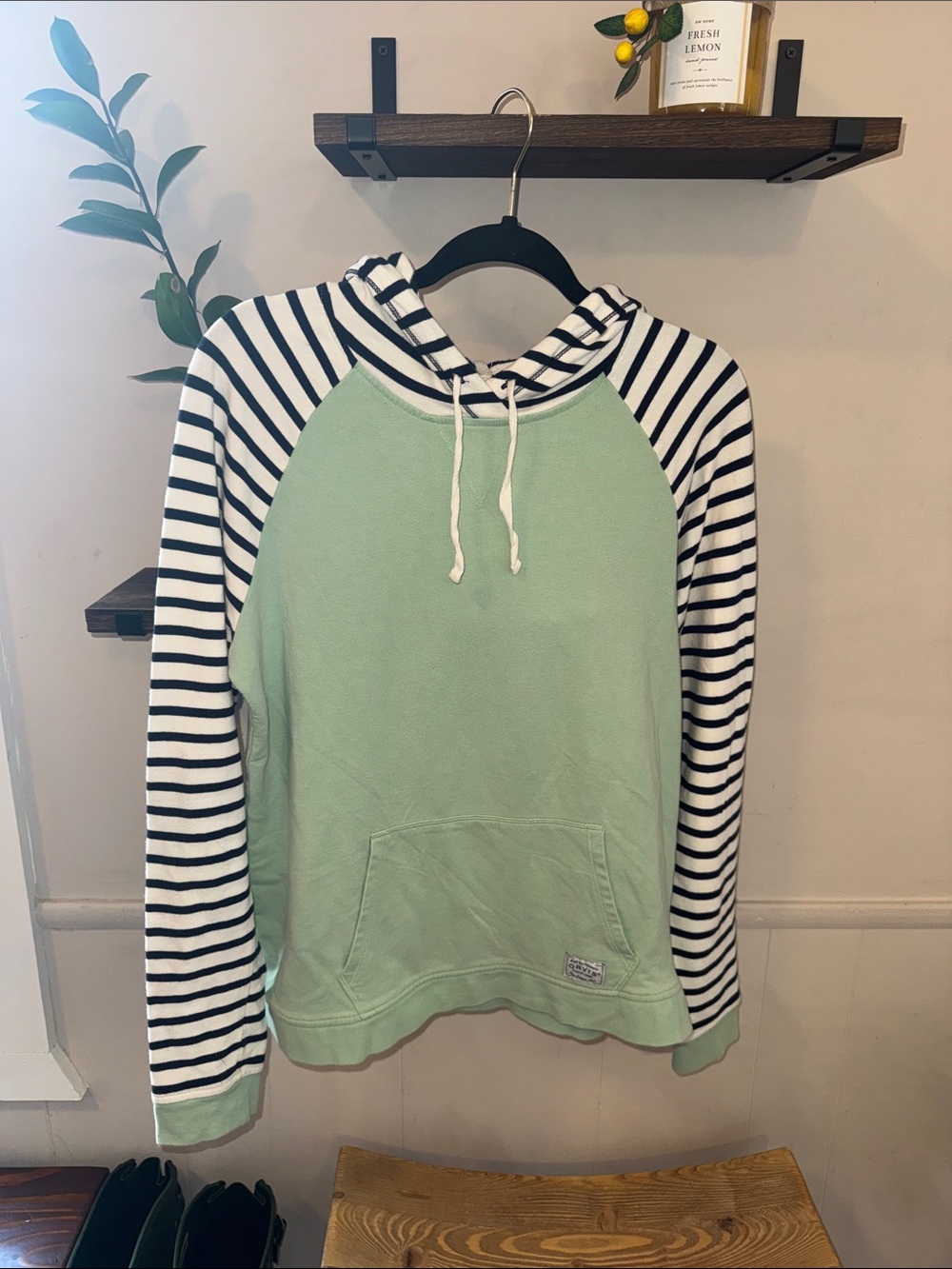 Orvis classic Striped Sleeve Mint Green & Navy Hoodie size Medium